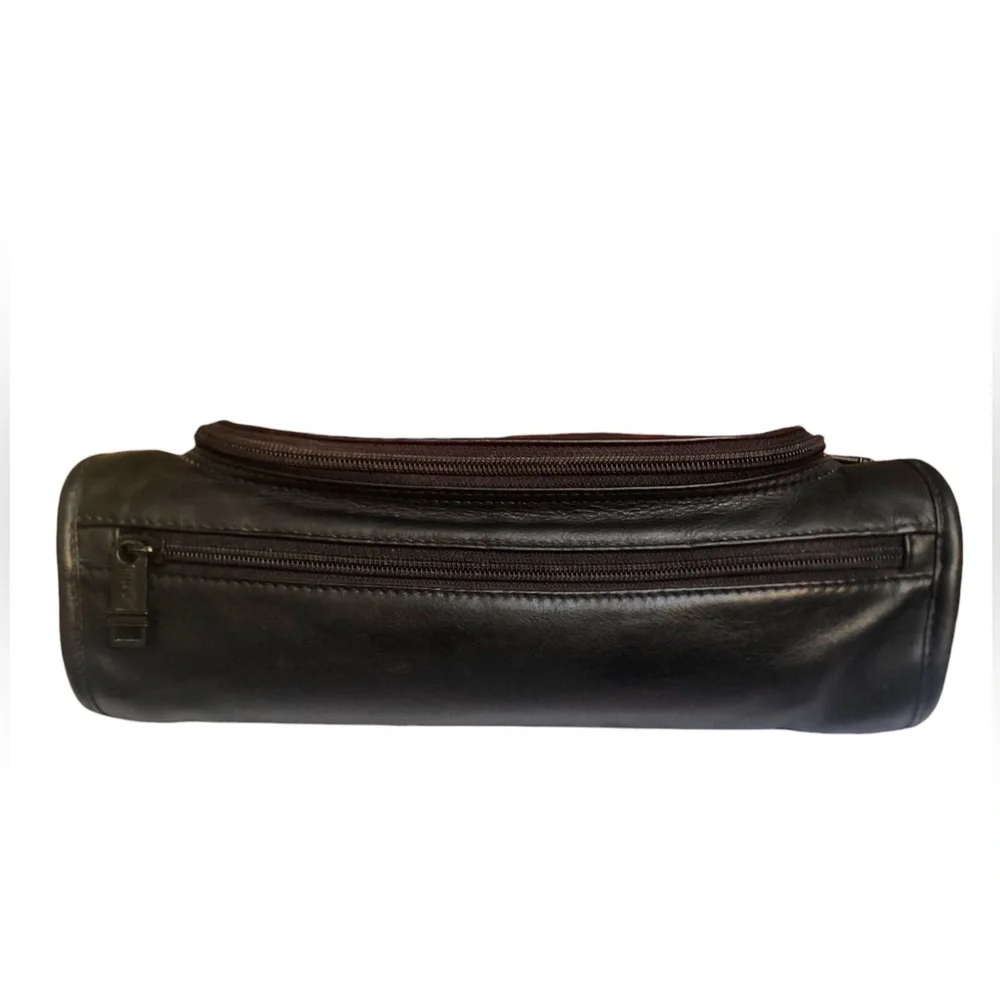 Tumi sleek black